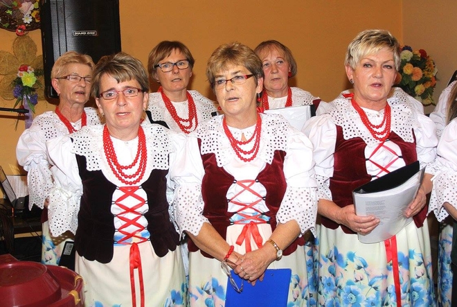 Członkinie KGW z Baranowic umiliły imprezę swoim śpiewem
