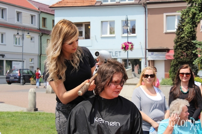 Żorzanie w akcji dla Fundacji Rak’n’Roll! 62 osoby oddały włosy, by powstało 11 peruk, wk
